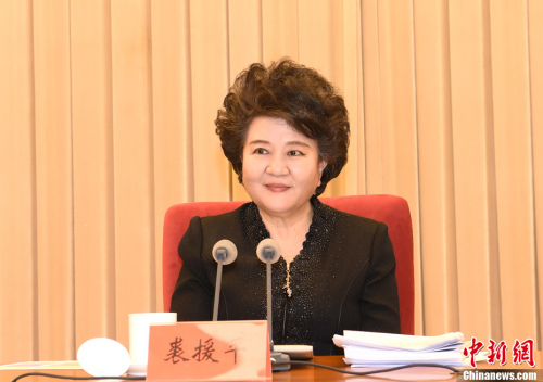 1月23日，全國(guó)僑辦主任會(huì)議在北京召開。中國(guó)國(guó)務(wù)院僑辦主任裘援平作工作報(bào)告，總結(jié)了2017年僑務(wù)工作取得的新進(jìn)展、新成績(jī)，并要求2018年僑務(wù)工作要有新氣象新作為。<a target='_blank' >中新社</a>記者 張勤 攝