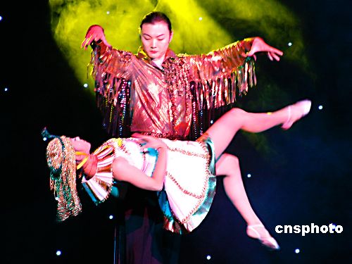 魔術(shù)師李寧，他是獲世界魔術(shù)比賽“金魔棒獎(jiǎng)”的亞洲第一人。