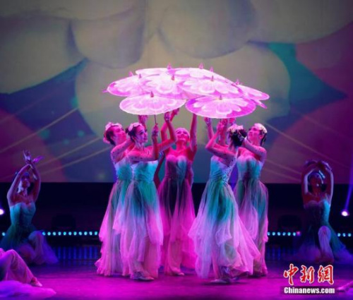 圖為舞蹈《茉莉花開》。 <a target='_blank' >中新社</a>記者 吳旭 攝
