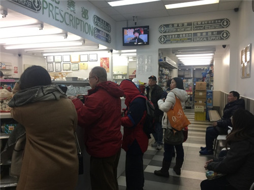 藥房也表示，因為感染流感，近幾周而來取藥的人數(shù)有明顯增加。(美國《世界日報》/曹健攝)