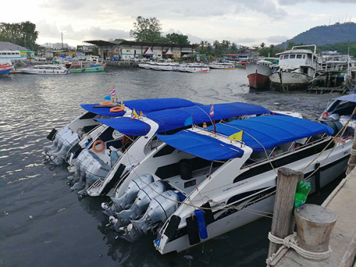 涉事碼頭泰府碼頭的快艇以及碼頭環(huán)境 涉事碼頭泰府碼頭的快艇以及碼頭環(huán)境