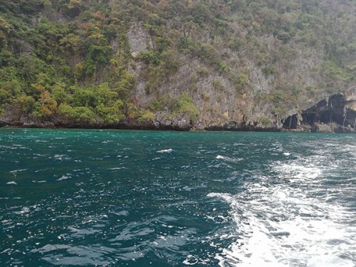 發(fā)生爆炸事故的附近海域。澎湃新聞記者 于瀟清 圖