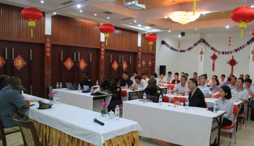座談會(huì)現(xiàn)場(chǎng)。圖片來源：中國駐貝寧大使館網(wǎng)站
