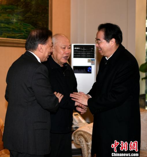 許又聲專程看望林文鏡并致以新春的祝福。　王東明 攝