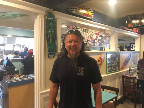 李永基和另外兩兄弟共同經營餐廳，目前在全美遍地開花。(美國《世界日報》記者/王全秀子 攝)