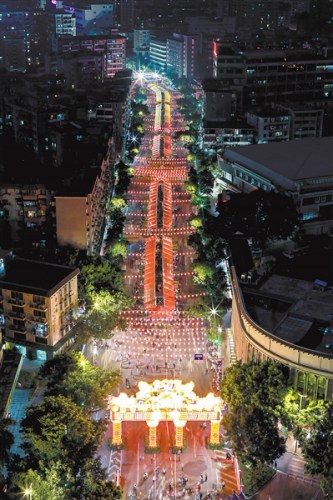 資料圖：荔灣花市（片）。 廣州日?qǐng)?bào)全媒體記者蘇俊杰 攝