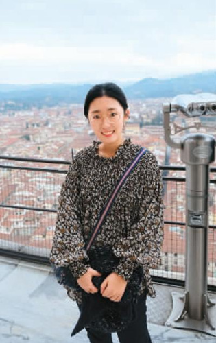 陳治穎漸漸適應了留學生活。圖為她在意大利旅行時的紀念照。