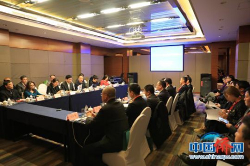 華僑華人回鄉(xiāng)創(chuàng)新創(chuàng)業(yè)發(fā)展座談會(huì)現(xiàn)場(chǎng)?！∩虻畛?攝