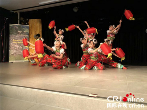 舞蹈紅燈籠。