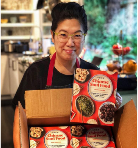 周曉晴的《中華民廚》食譜，讓老美不再畏懼做中國菜。(圖：周曉晴提供)