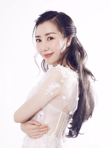 資料圖。李倩茹，青年女高音家、美國密歇根州立大學(xué)聲樂表演專業(yè)博士(全額獎學(xué)金獲得者)，現(xiàn)任華僑大學(xué)音樂舞蹈學(xué)院聲樂教授，碩士研究生導(dǎo)師。