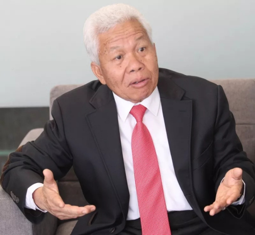 馬來(lái)西亞航空委員會(huì)(MAVCOM)執(zhí)行主席阿都拉阿末表示，大部份國(guó)人不了解自己所享有的權(quán)益，如遇到班機(jī)延誤或取消、行李不見或損壞以及被拒絕登機(jī)時(shí)，都能向航空公司索取賠償。(圖片來(lái)源：《星洲日?qǐng)?bào)》)