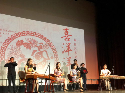  新春晚會(huì)現(xiàn)場。(圖片來源：歐洲時(shí)報(bào)記者陳磊 攝) 