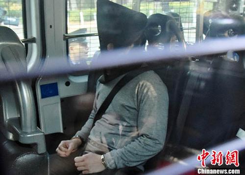 香港大埔公路一輛巴士10日發(fā)生側(cè)翻事故，致19人死亡，30歲司機被控危險駕駛引致他人死亡罪名。 <a target='_blank' >中新社</a>記者 麥尚旻 攝