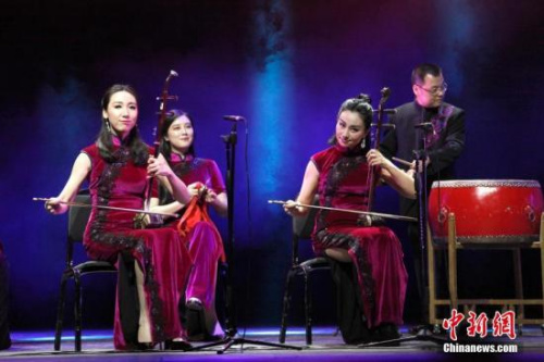 圖為器樂演奏《娛樂升平》。