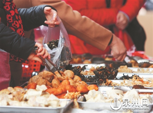 各種誘人的小吃。