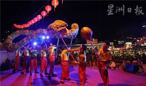 蛇廟的&ldquo;舞蛇&rdquo;表演。