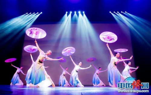 圖為演出現(xiàn)場。新西蘭中華新聞社供圖 孫學(xué)良 攝