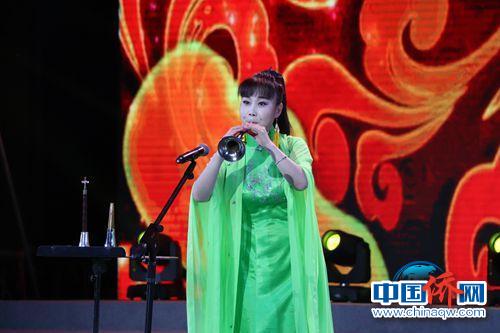 中國音樂學(xué)院侯彥秋帶嗩吶獨奏《打棗》《好漢歌》。(韓輝 攝)