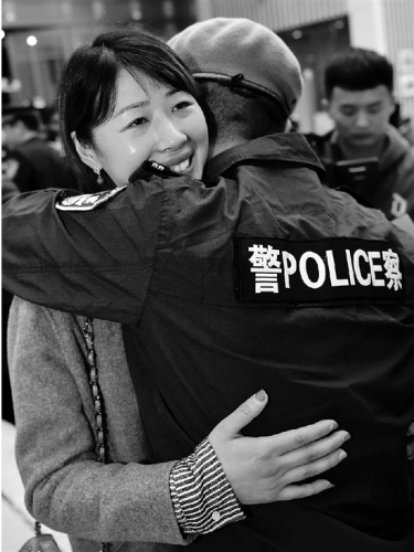 范真權(quán)和妻子。 陳雷 攝