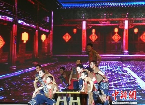 此次演出中，有許多獨(dú)具高平特色的文藝節(jié)目，展示由神農(nóng)炎帝農(nóng)耕文明衍生出的民間民俗傳統(tǒng)文化?！罱苡?攝