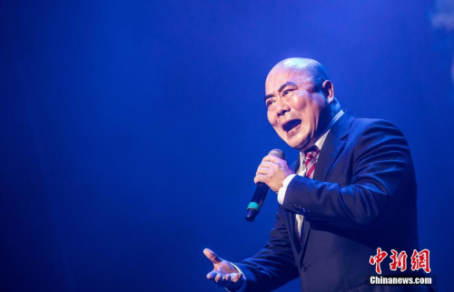 2月28日晚，“文化中國(guó)·四海同春”澳大利亞首站演出在墨爾本舉行。圖為大連京劇院院長(zhǎng)楊赤演唱京劇。 <a target='_blank' >中新社</a>發(fā) 苗丹青 攝