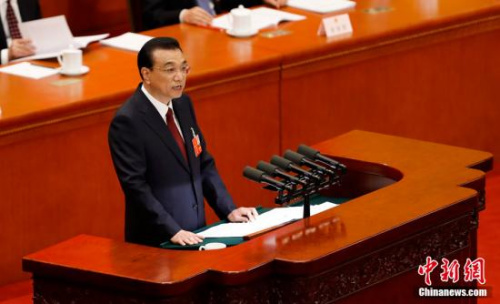 　3月5日，十三屆全國(guó)人大一次會(huì)議在北京開幕。<a target='_blank' >中新社</a>記者 盛佳鵬 攝