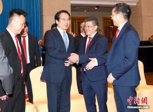 3月13日，中國(guó)國(guó)務(wù)院僑務(wù)辦公室副主任譚天星在北京會(huì)見(jiàn)荷蘭文成同鄉(xiāng)會(huì)訪問(wèn)團(tuán)一行。<a target='_blank' >中新社</a>記者 張勤 攝