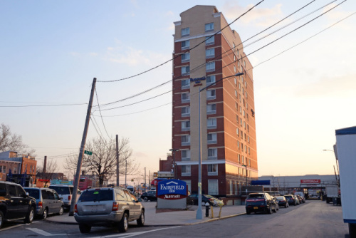 Fairfield Inn旅館將改為游民收容所。(美國(guó)《世界日?qǐng)?bào)》／朱澤人 攝)