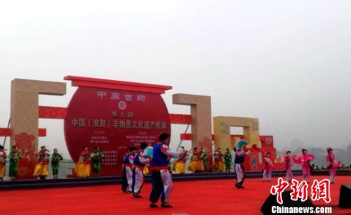 圖為來自河北省的非遺項目昌黎地秧歌?！Ⅸi 攝