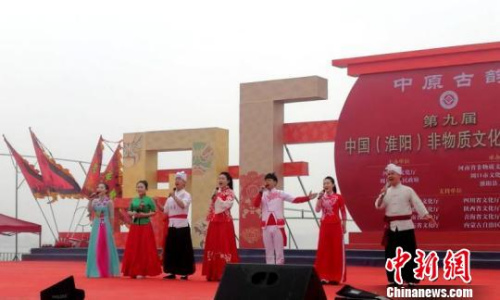 圖為陜西省非遺劇目的陜北民歌聯(lián)唱?！Ⅸi 攝