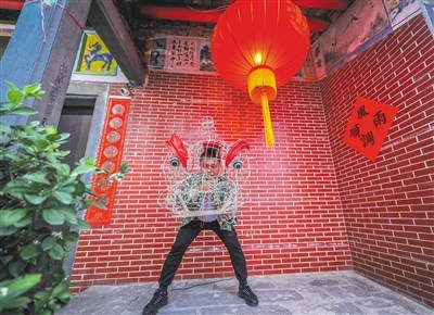 夜深了，舞獅子還要繼續(xù)。