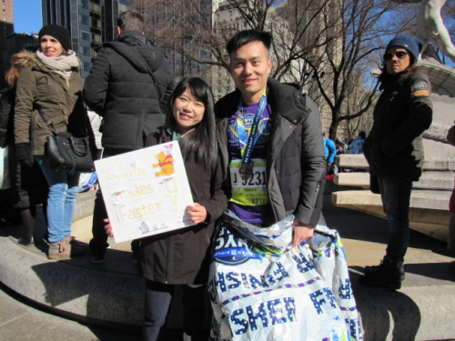 楊Amber(左)和馮施博(右)借由跑步發(fā)泄工作壓力，后來進而迷上跑步。(美國《世界日報》/顏嘉瑩 攝)