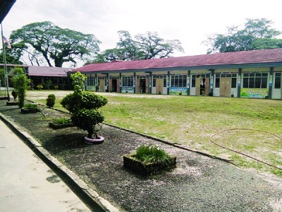 在董事會的爭取下，學校的教學設備日漸完善。(馬來西亞《光華日報》)