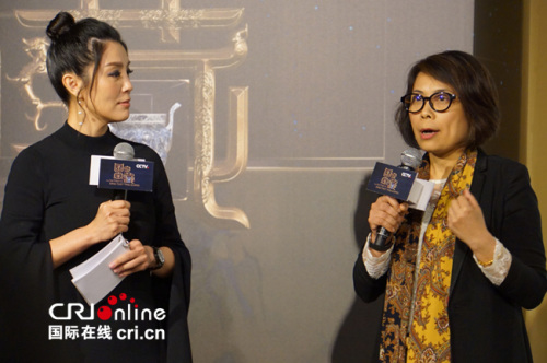 香港藝術(shù)館總館長譚美兒(右一)高度評價《國家寶藏》節(jié)目 攝影:李納新 香港藝術(shù)館總館長譚美兒(右一)高度評價《國家寶藏》節(jié)目 攝影:李納新