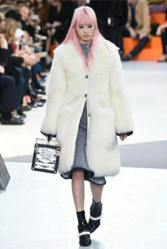 澳大利亞華裔名模利獻靈(Fernanda Ly)(來源:澳洲新聞網(wǎng)) 澳大利亞華裔名模利獻靈(Fernanda Ly)(來源:澳洲新聞網(wǎng))