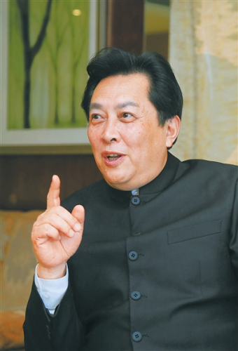 著名表演藝術(shù)家唐國(guó)強(qiáng)。 本報(bào)記者 李英挺 攝