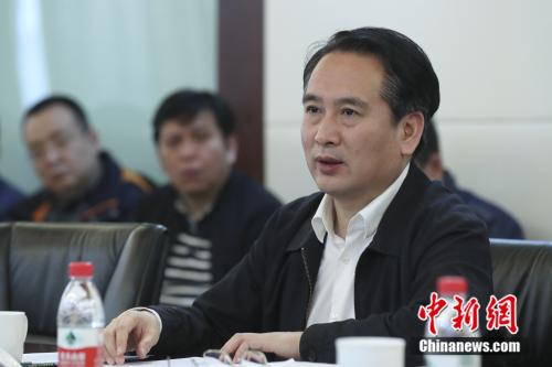 30日，中國(guó)新聞社舉行黨委理論學(xué)習(xí)中心組擴(kuò)大會(huì)議，國(guó)僑辦副主任譚天星出席會(huì)議并講話 <a target='_blank' >中新社</a>記者 盛佳鵬 攝