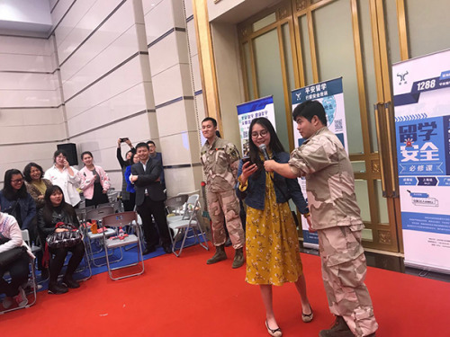 活動(dòng)現(xiàn)場(chǎng) 活動(dòng)現(xiàn)場(chǎng)