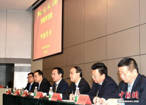 3月29日，第62、63、64、65期僑領(lǐng)研習(xí)班開班儀式在北京清華大學(xué)舉行，來自全球78個(gè)國家和地區(qū)的170余位學(xué)員參加。國務(wù)院僑辦副主任譚天星出席開班儀式并講話。 <a target='_blank' >中新社</a>記者 張勤 攝