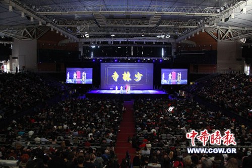 現(xiàn)場(chǎng)演出。(希臘《中希時(shí)報(bào)》/王洪普 攝)