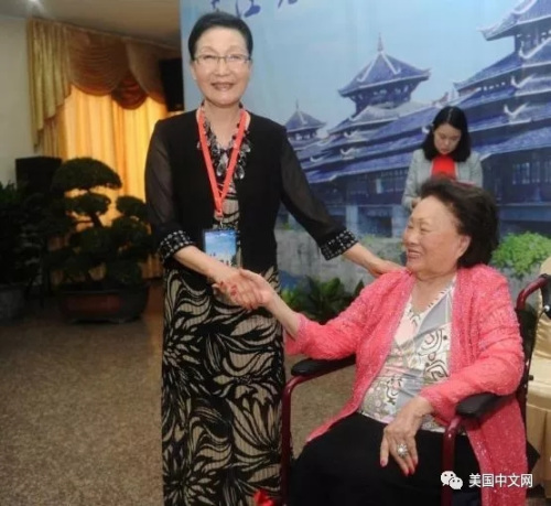 陳香梅與方李邦琴相識(shí)很久，而2015年9月在芷江是她們最后一次見面。方李邦琴今天向我們說到此事，一度哽咽。