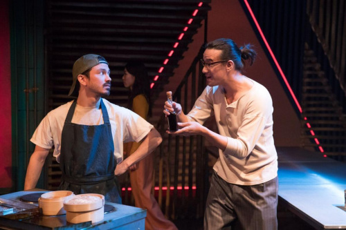 (演出現(xiàn)場劇照) (演出現(xiàn)場劇照)