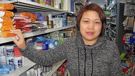 在Gipuzkoa省Legazpi小鎮(zhèn)經(jīng)營百元店的Xu Xiaoyan 在Gipuzkoa省Legazpi小鎮(zhèn)經(jīng)營百元店的Xu Xiaoyan