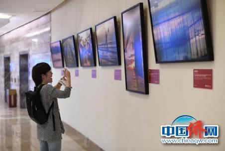 “絲路之旅”攝影展亮相博鰲亞洲論壇。