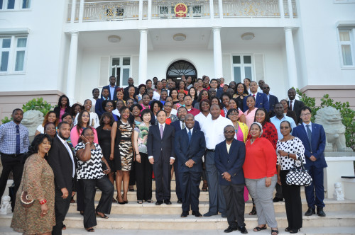 圖片來(lái)源:中國(guó)駐巴哈馬大使館網(wǎng)站 圖片來(lái)源:中國(guó)駐巴哈馬大使館網(wǎng)站