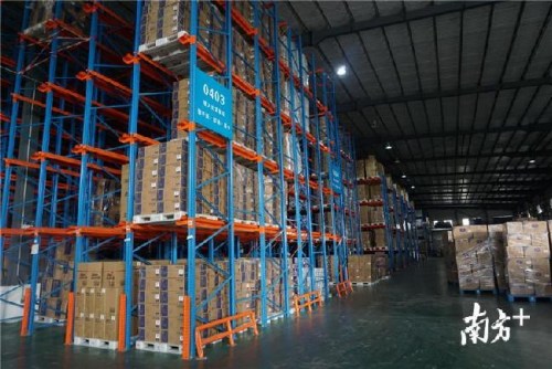 大廣海灣保稅物流中心，4座倉庫暫作普通倉庫投入使用。張泳渝 攝