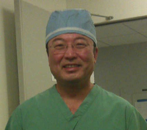 洛杉磯縣法醫(yī)辦公室華裔驗尸官王玉來。(美國《世界日報》/王玉來提供)