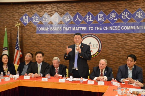 陳善莊呼吁華裔民眾積極參與投票，遇不公勇敢發(fā)聲。(美國(guó)《世界日?qǐng)?bào)》／牟蘭 攝)