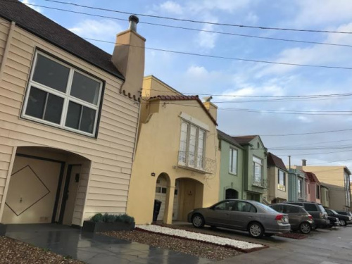 目前日落區(qū)的單家庭住宅售價(jià)，一般都已超過(guò)150萬(wàn)美元。(美國(guó)《世界日?qǐng)?bào)》／李秀蘭 攝)